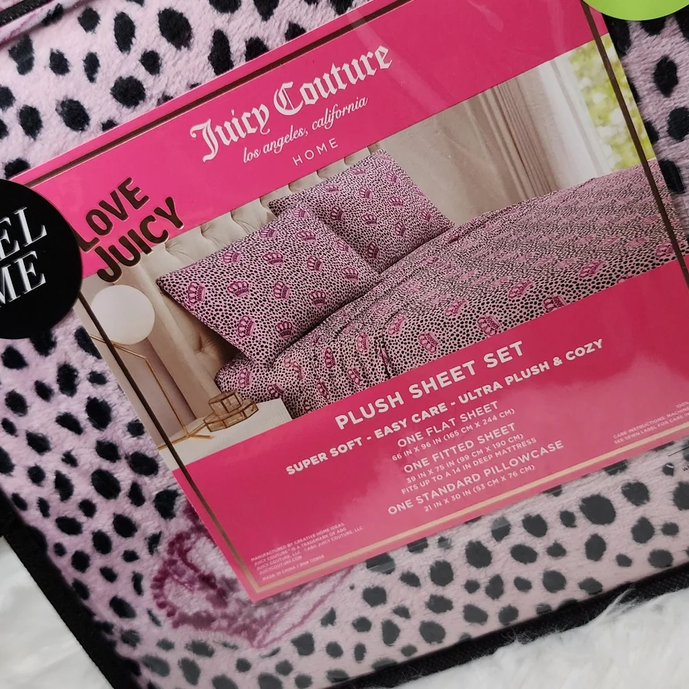 Juicy Coulture Twin Crowns Cheetah Pink print Plush Sheet set new